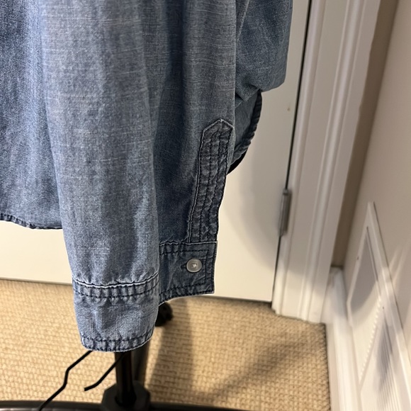 CHICO’S Shirt Chambray Top Blouse - Picture 4 of 11